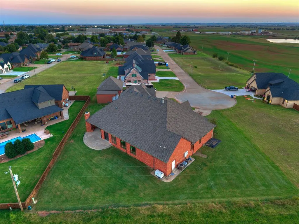 Photo 3 — 610 Lawrence Drive, Okarche, OK 73762