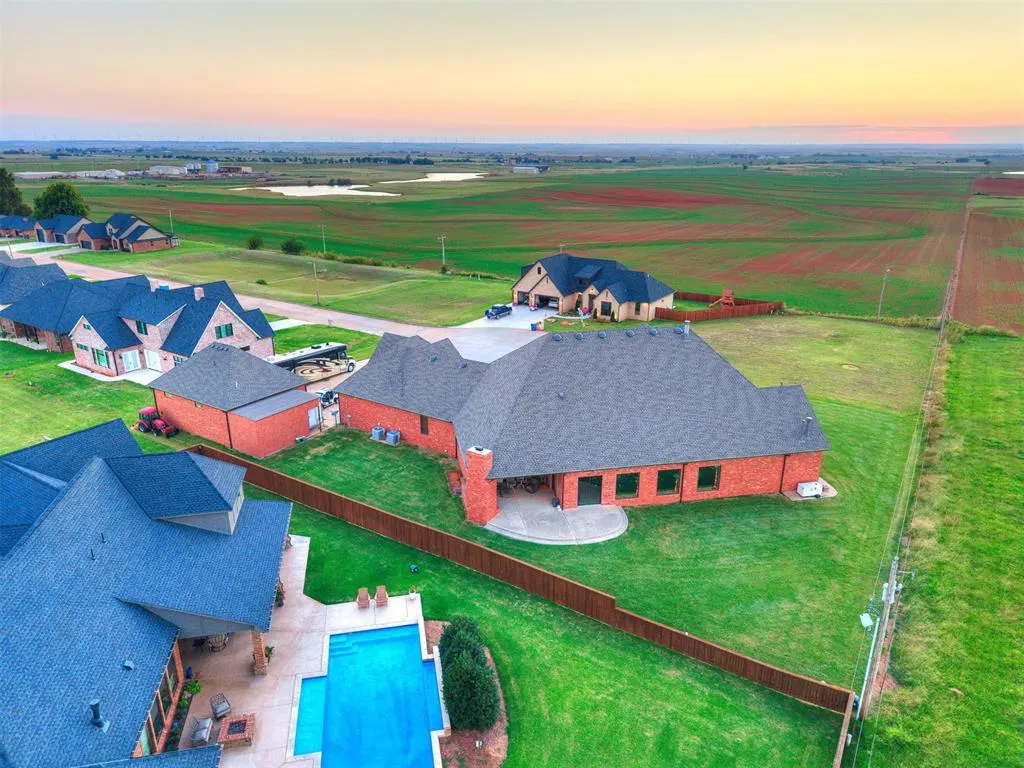 Photo 4 — 610 Lawrence Drive, Okarche, OK 73762