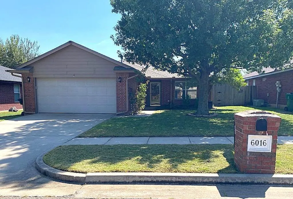 Front exterior — 6016 SE 82nd Circle, Oklahoma City, OK 73135