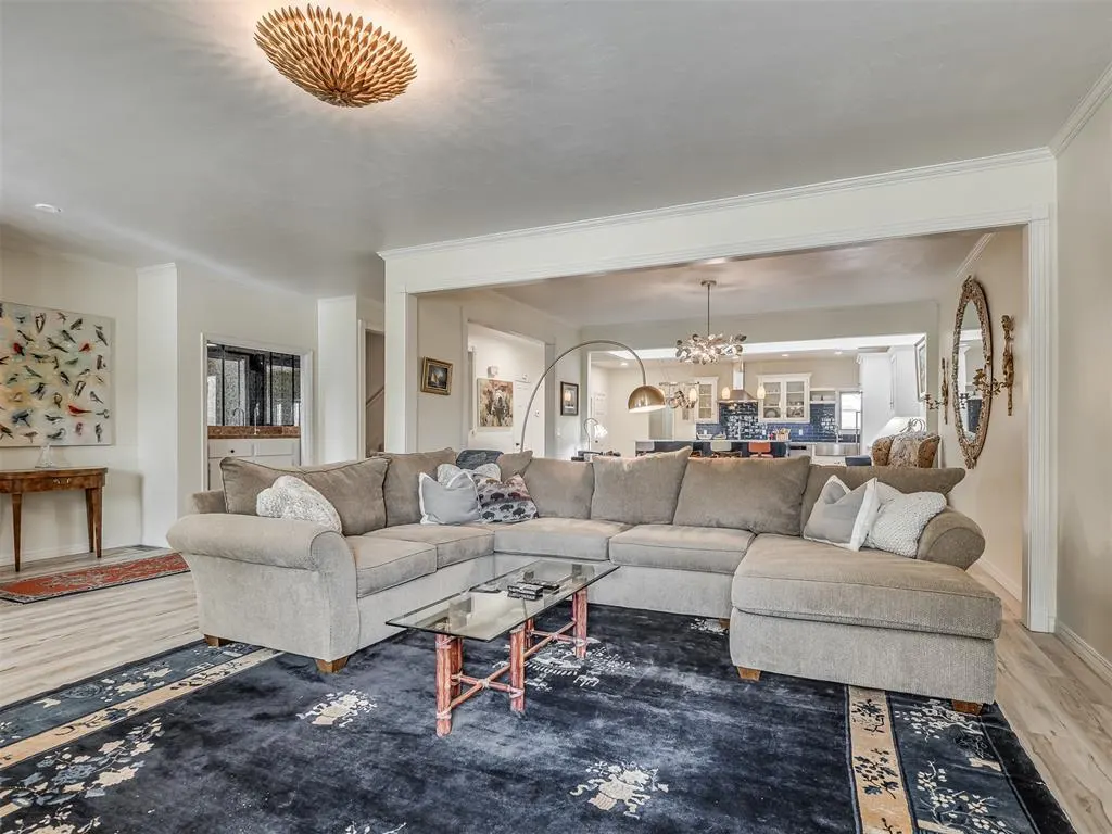 Photo 9 — 1201 Glenbrook Drive 3, Oklahoma City, OK 73118