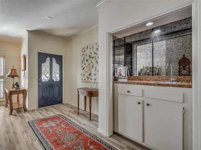 Photo 7 — 1201 Glenbrook Drive 3, Oklahoma City, OK 73118