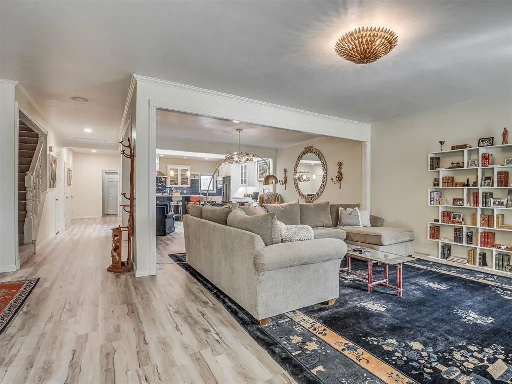 Photo 2 — 1201 Glenbrook Drive 3, Oklahoma City, OK 73118