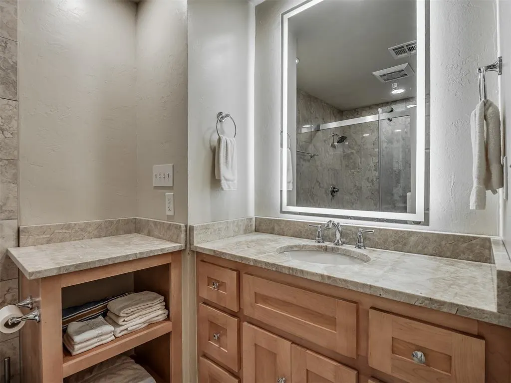 Photo 25 — 1201 Glenbrook Drive 3, Oklahoma City, OK 73118