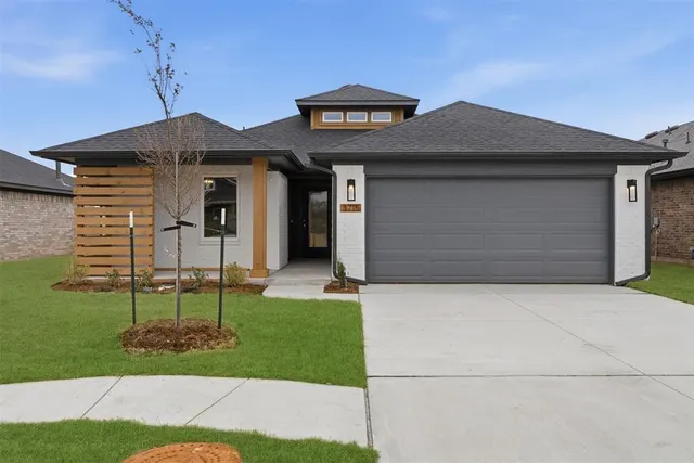 Photo 2 — 3715 Cassidy Drive, Norman, OK 73069