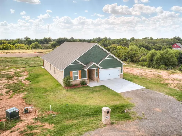 Photo 2 — 8218 Bluestem Trail, El Reno, OK 73036