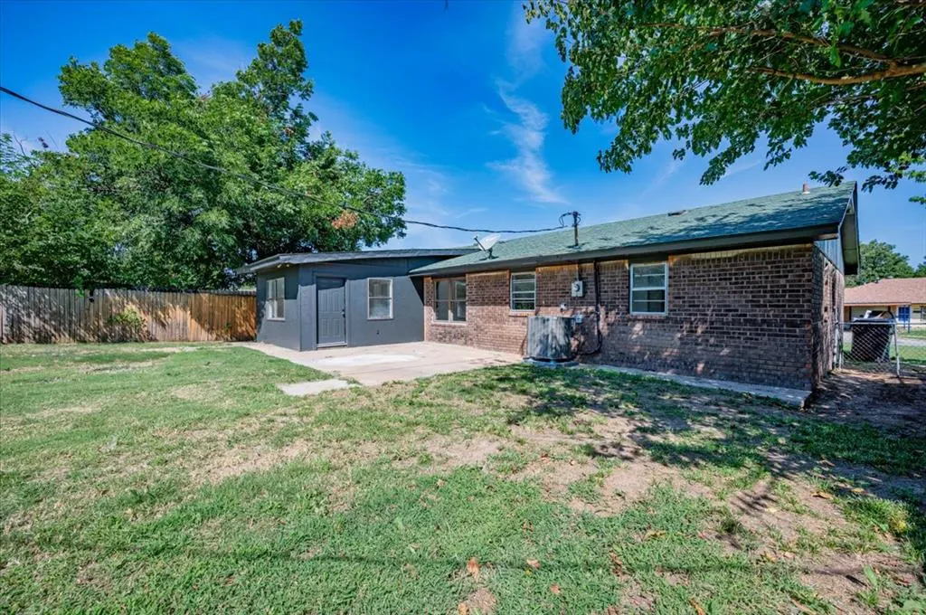 Photo 29 — 2424 SW 86th Street, Oklahoma City, OK 73159