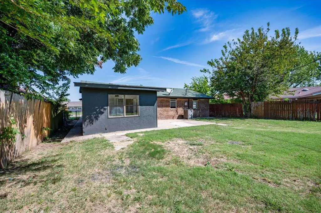 Photo 31 — 2424 SW 86th Street, Oklahoma City, OK 73159
