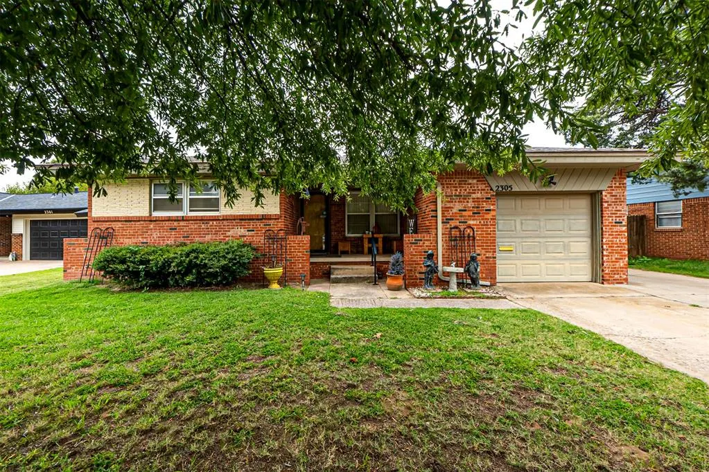 Front exterior — 2305 N Gleason Avenue, Bethany, OK 73008