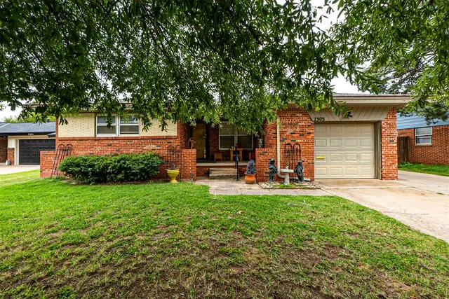 Front exterior — 2305 N Gleason Avenue, Bethany, OK 73008