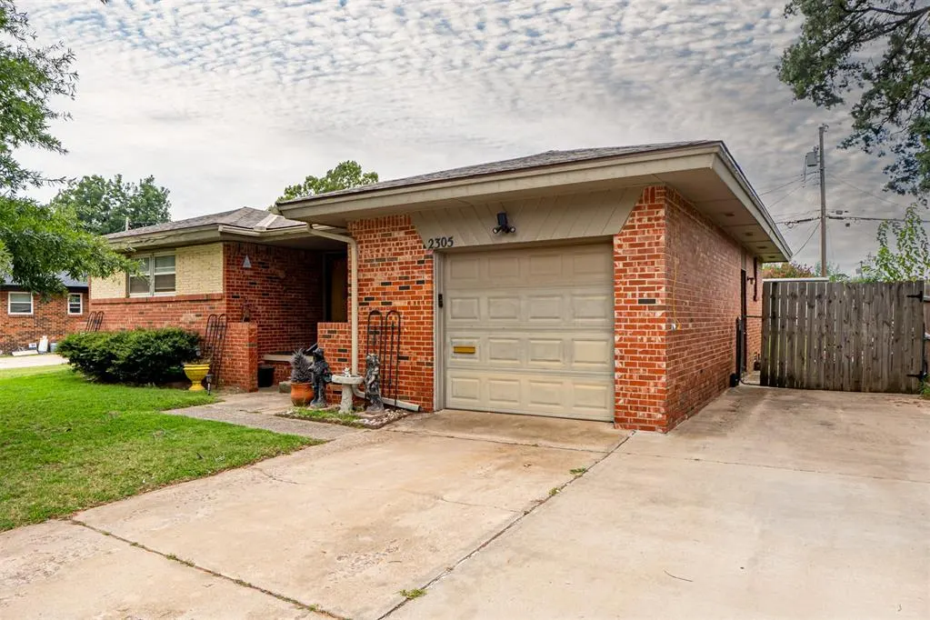 Photo 2 — 2305 N Gleason Avenue, Bethany, OK 73008