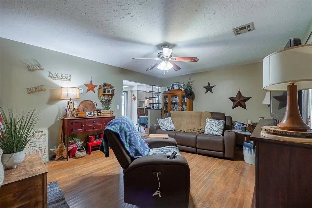 Photo 5 — 2305 N Gleason Avenue, Bethany, OK 73008