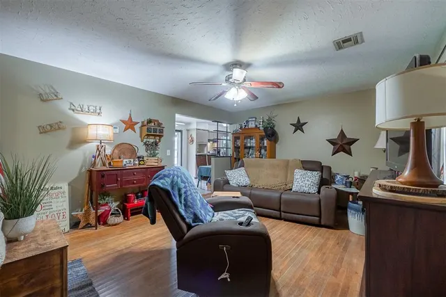 Photo 5 — 2305 N Gleason Avenue, Bethany, OK 73008