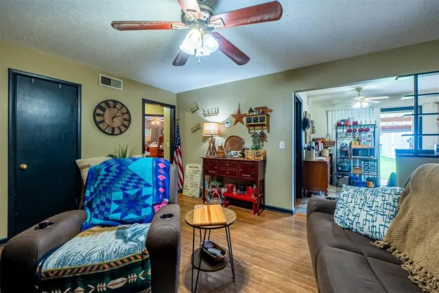 Photo 6 — 2305 N Gleason Avenue, Bethany, OK 73008