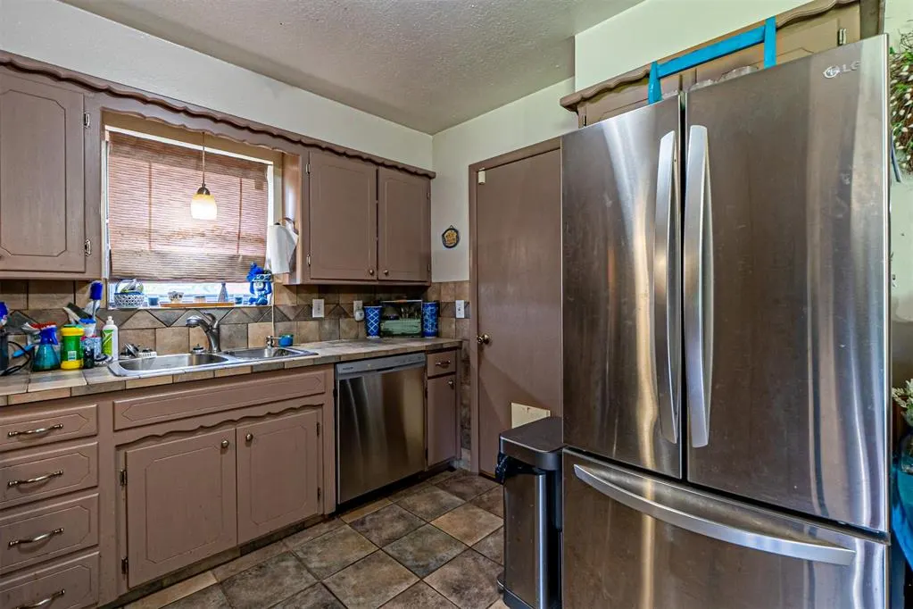 Photo 12 — 2305 N Gleason Avenue, Bethany, OK 73008