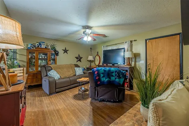 Photo 4 — 2305 N Gleason Avenue, Bethany, OK 73008
