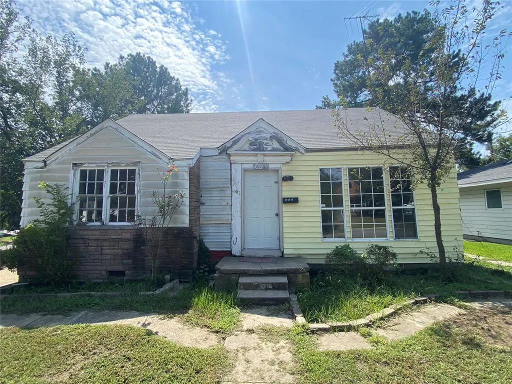 Photo 2 — 801 Hoover Street, Seminole, OK 74868