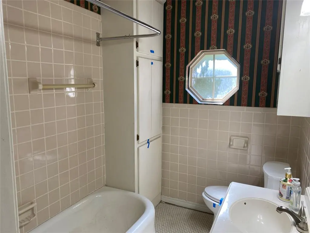 Photo 9 — 1602 N Bdwy Avenue, Shawnee, OK 74804
