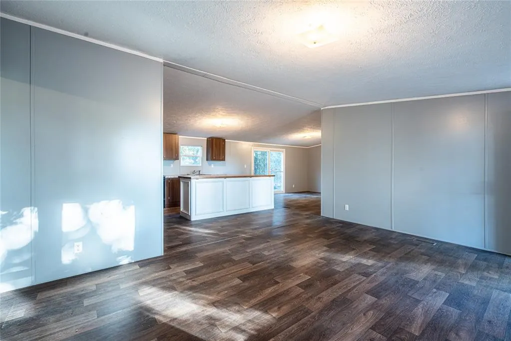 Photo 5 — 10693 Chandler Way, McLoud, OK 74851