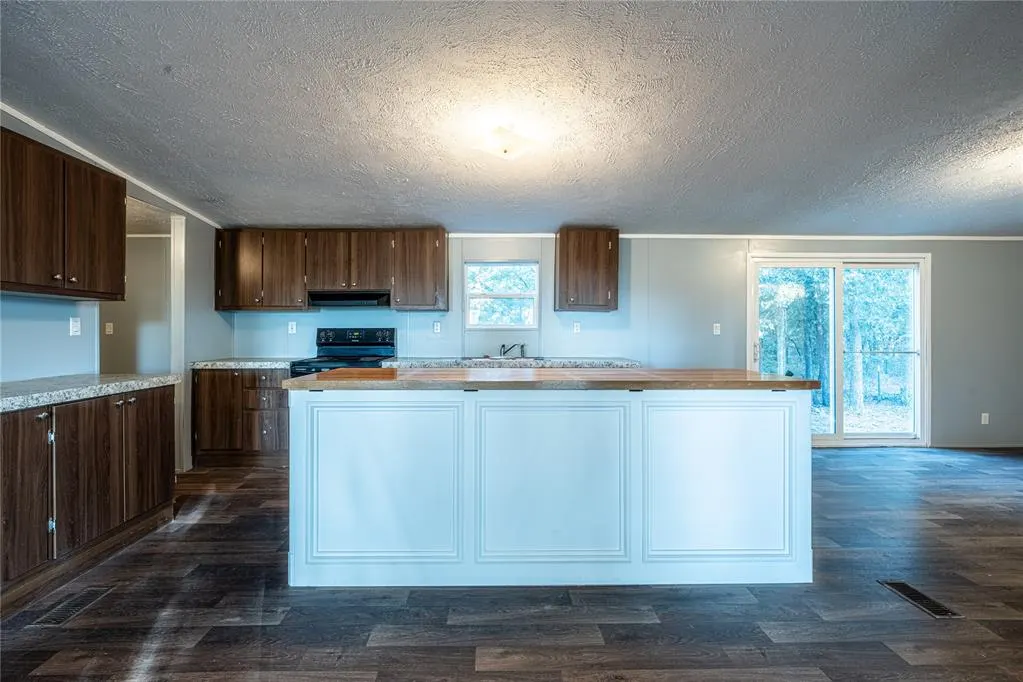 Photo 6 — 10693 Chandler Way, McLoud, OK 74851