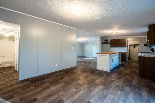 Photo 8 — 10693 Chandler Way, McLoud, OK 74851
