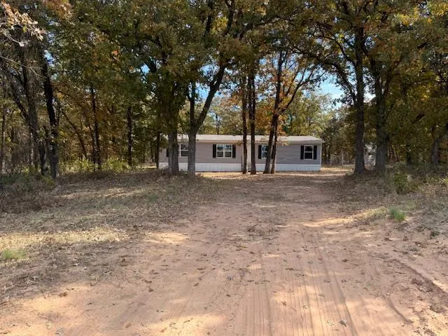 Photo 2 — 10693 Chandler Way, McLoud, OK 74851