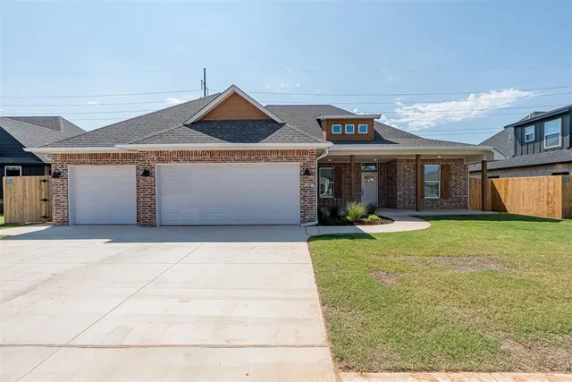 Front exterior — 9228 NW 79th Terrace, Yukon, OK 73099
