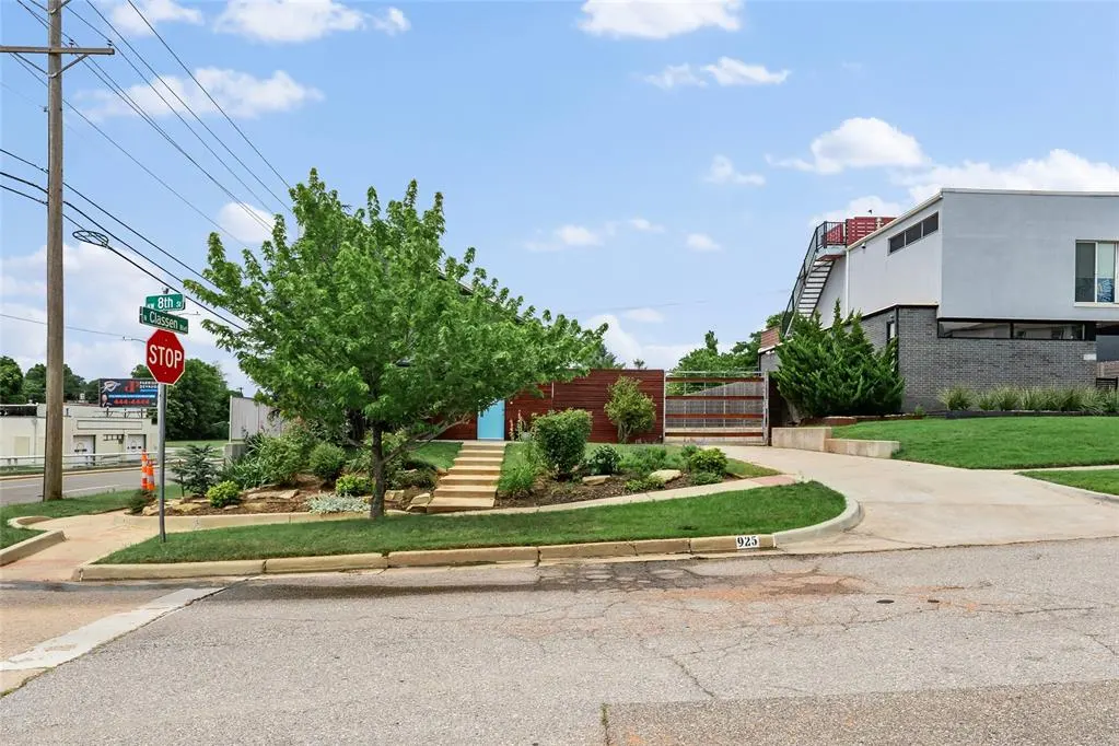 Photo 15 — 925 NW 8th Street, Oklahoma City, OK 73106