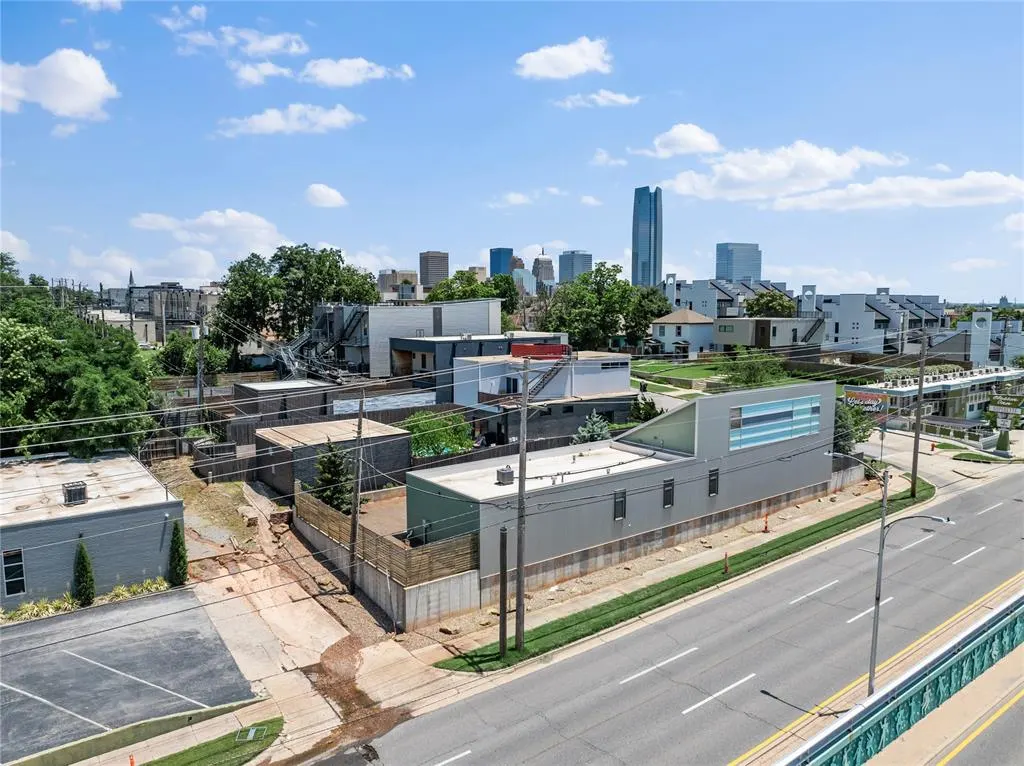 Photo 17 — 925 NW 8th Street, Oklahoma City, OK 73106