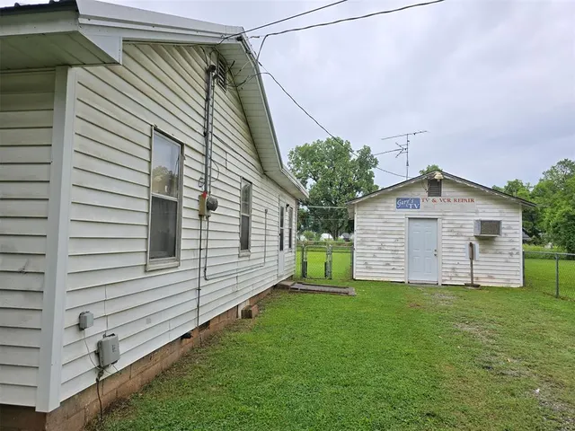 Photo 2 — 718 N Santa Fe Street, Pauls Valley, OK 73075