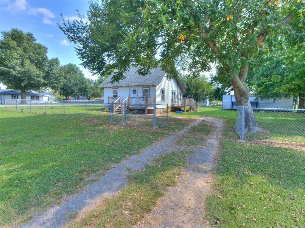 Front exterior — 2896 Clarke Street, Choctaw, OK 73020