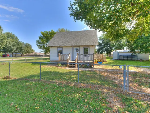 Photo 2 — 2896 Clarke Street, Choctaw, OK 73020