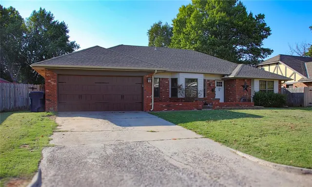 Front exterior — 2105 Bonnycastle Lane, Yukon, OK 73099
