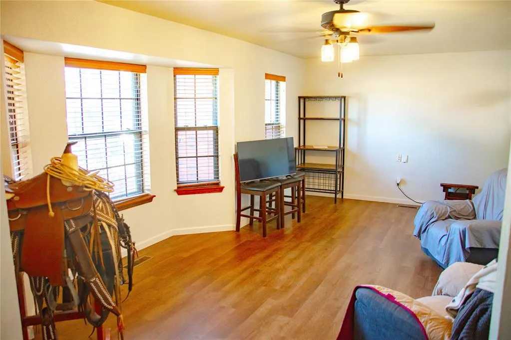 Photo 3 — 2105 Bonnycastle Lane, Yukon, OK 73099