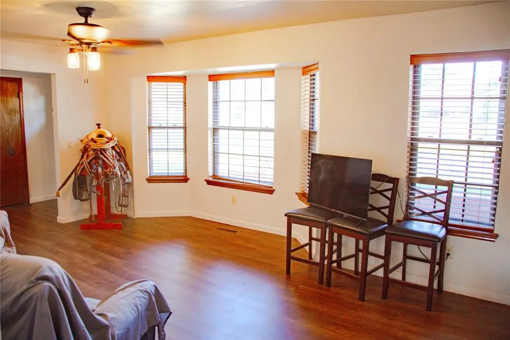 Photo 5 — 2105 Bonnycastle Lane, Yukon, OK 73099