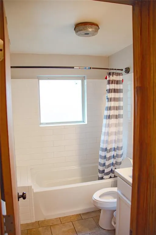 Photo 18 — 2105 Bonnycastle Lane, Yukon, OK 73099