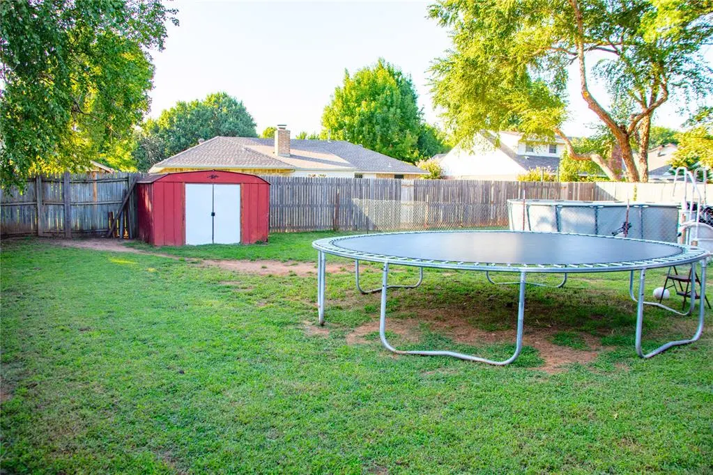 Photo 32 — 2105 Bonnycastle Lane, Yukon, OK 73099