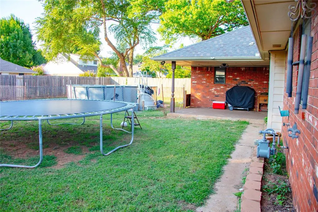 Photo 35 — 2105 Bonnycastle Lane, Yukon, OK 73099