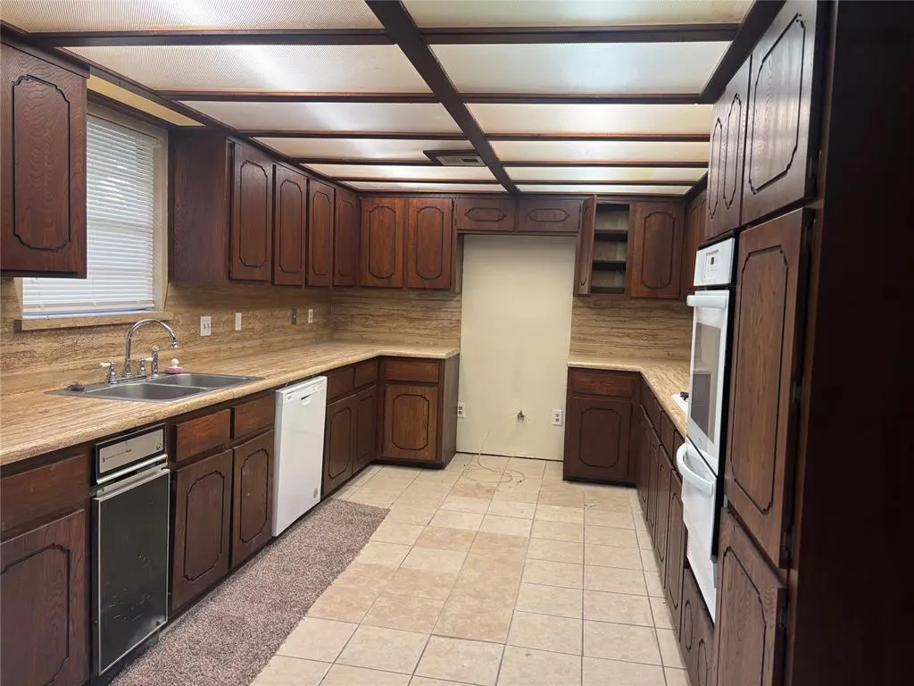 Photo 4 — 8331 Hillview, Oklahoma City, OK 73150