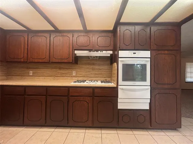 Photo 5 — 8331 Hillview, Oklahoma City, OK 73150
