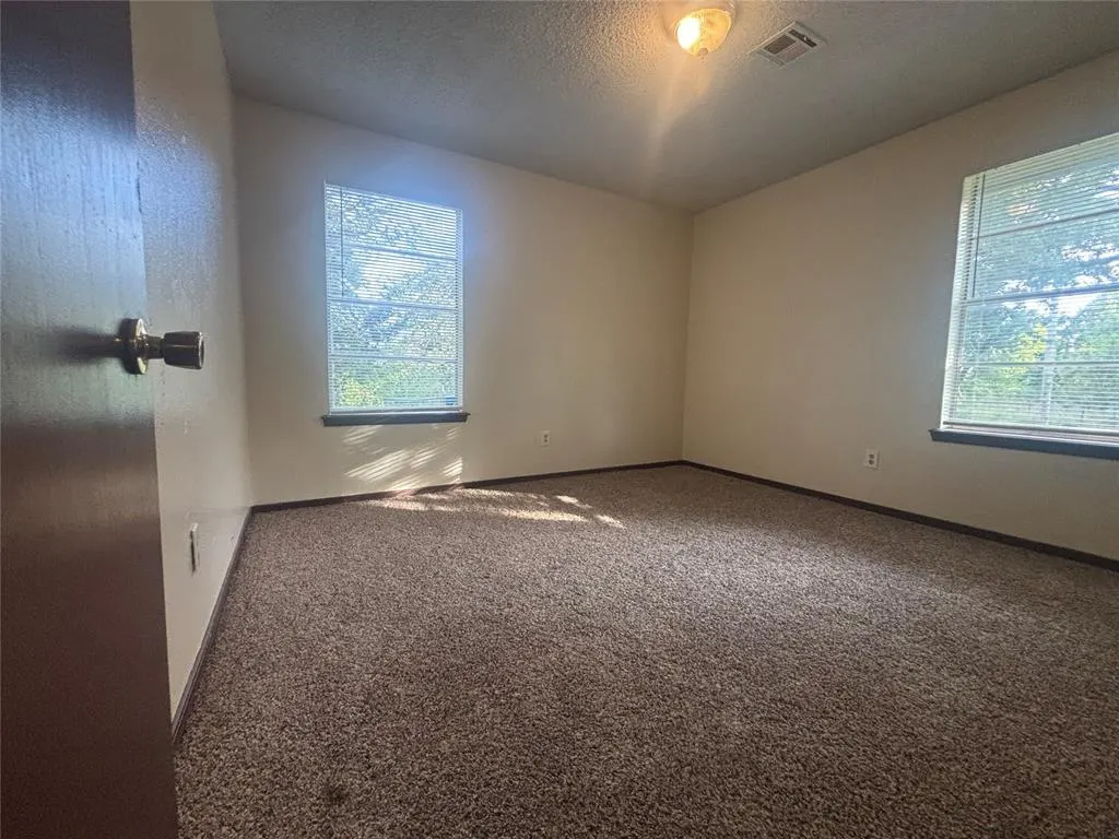Photo 6 — 8331 Hillview, Oklahoma City, OK 73150