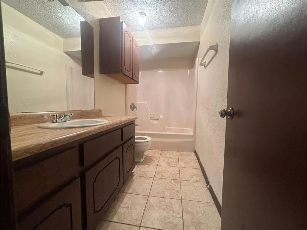 Photo 11 — 8331 Hillview, Oklahoma City, OK 73150