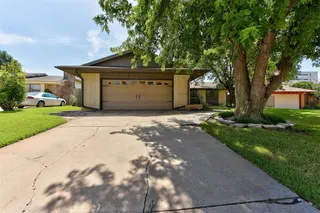 Sold home at 5924 NW 81st Street