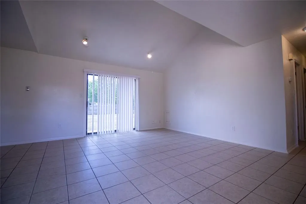 Photo 3 — 2204 Lafayette Drive, Norman, OK 73071