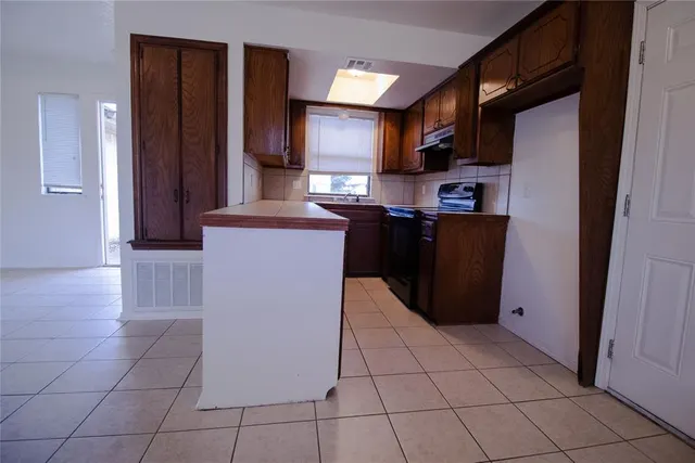 Photo 4 — 2204 Lafayette Drive, Norman, OK 73071