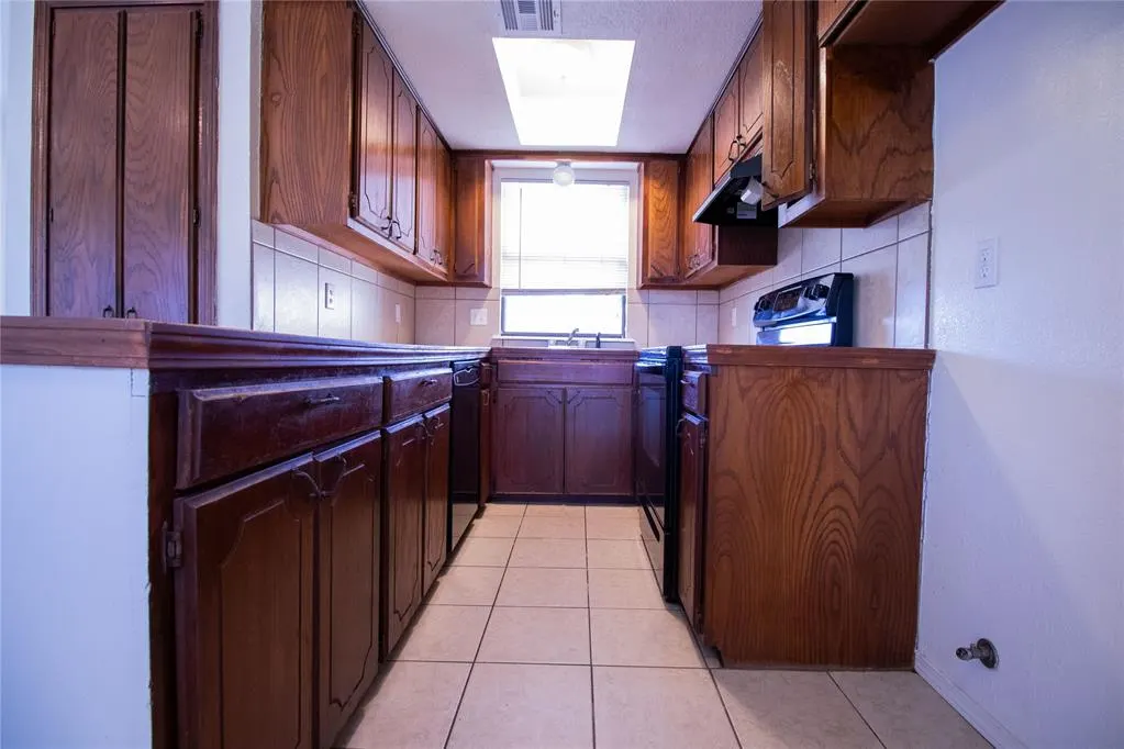 Photo 5 — 2204 Lafayette Drive, Norman, OK 73071