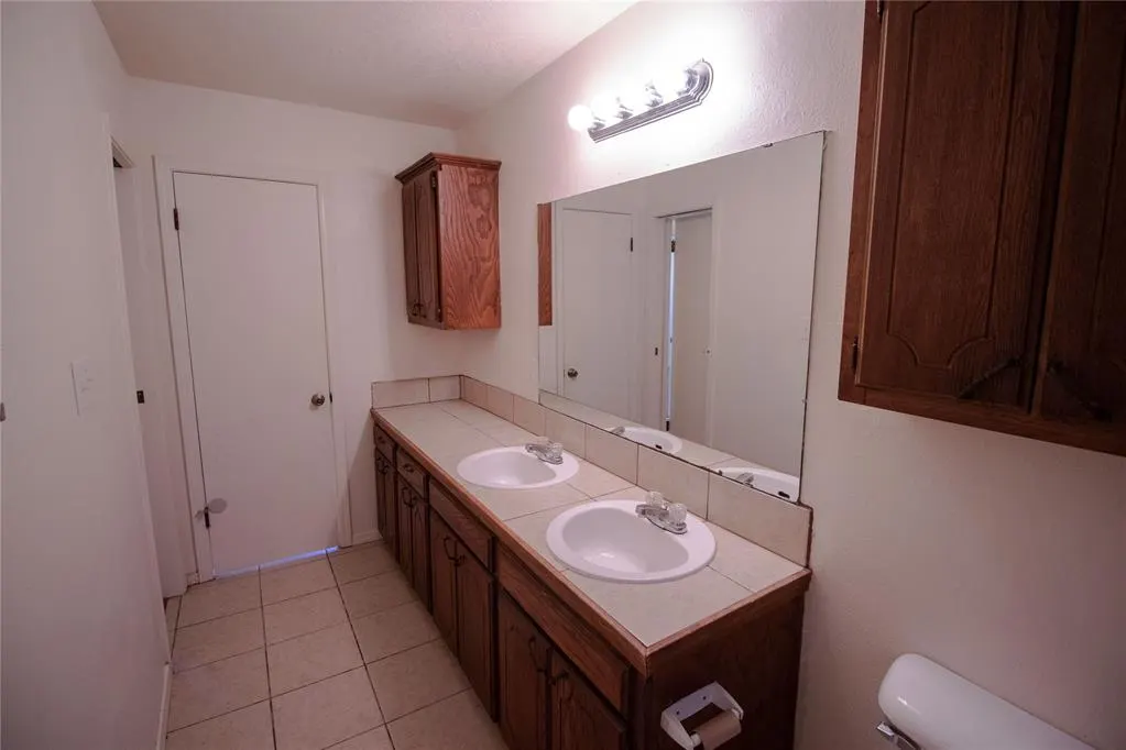 Photo 12 — 2204 Lafayette Drive, Norman, OK 73071