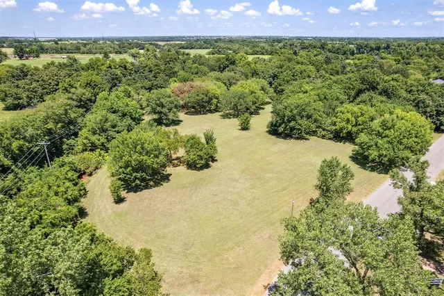 Photo 6 — 614 Little River Road, Norman, OK 73071