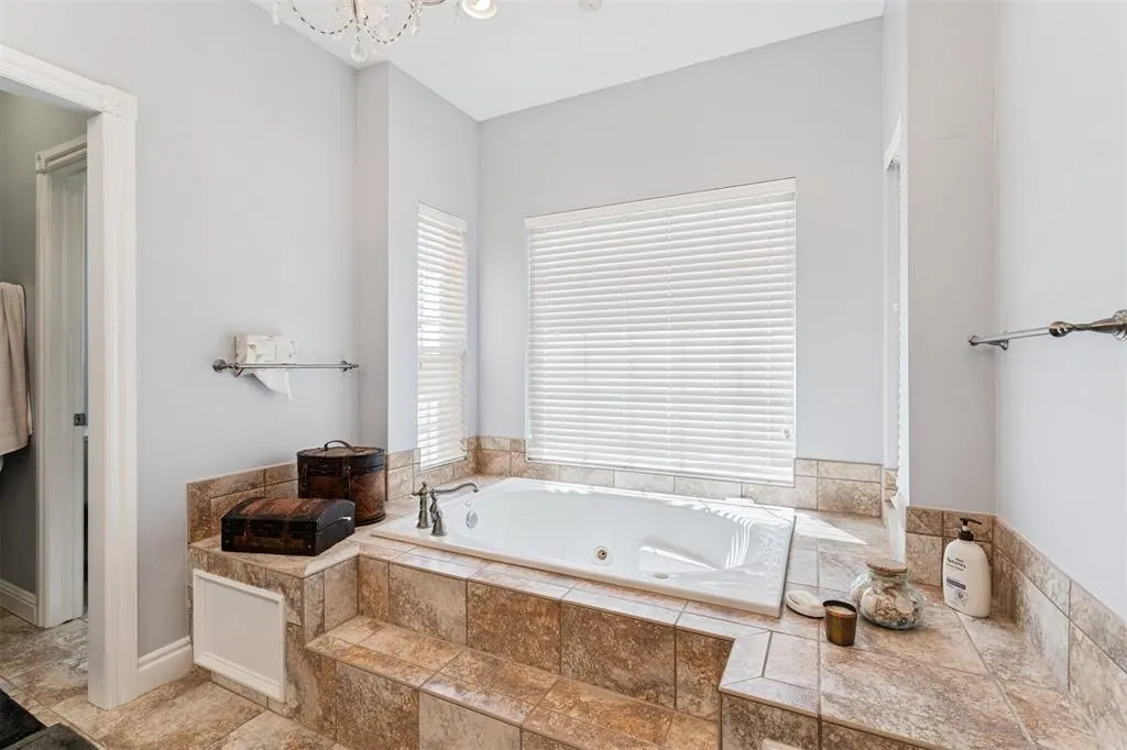 Photo 24 — 614 Little River Road, Norman, OK 73071