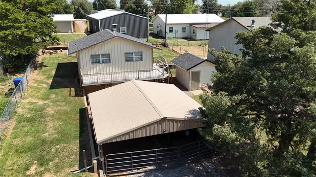 Front exterior — 211 S Marilyn Street, Fort Cobb, OK 73038