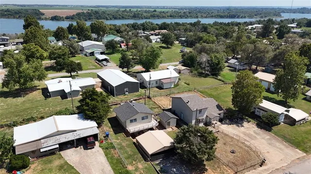 Photo 3 — 211 S Marilyn Street, Fort Cobb, OK 73038